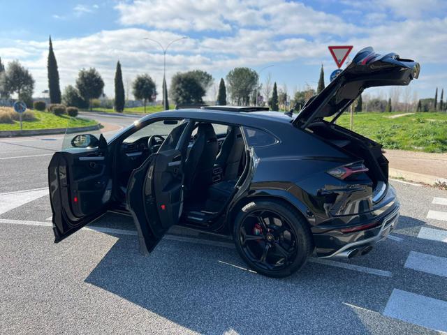 LAMBORGHINI Urus usata, con USB
