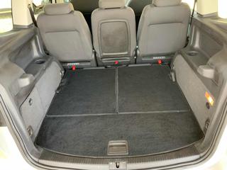 VOLKSWAGEN Touran usata, con Fendinebbia