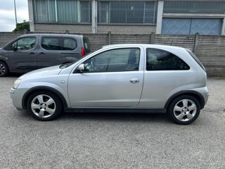 OPEL Corsa usata, con Volante in pelle