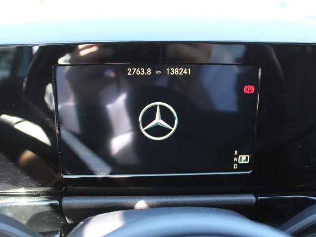 MERCEDES-BENZ GLA 200 usata, con Hill holder
