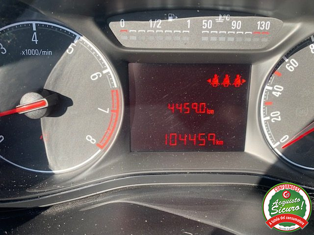 OPEL Corsa usata, con Bluetooth