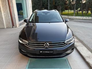 VOLKSWAGEN Passat Variant usata, con Airbag