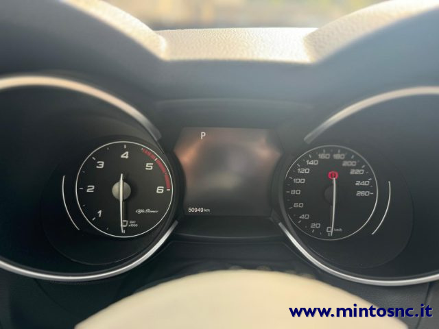 ALFA ROMEO Stelvio usata, con Controllo automatico clima