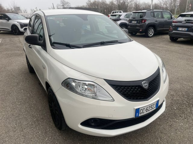 LANCIA Ypsilon usata, con ESP