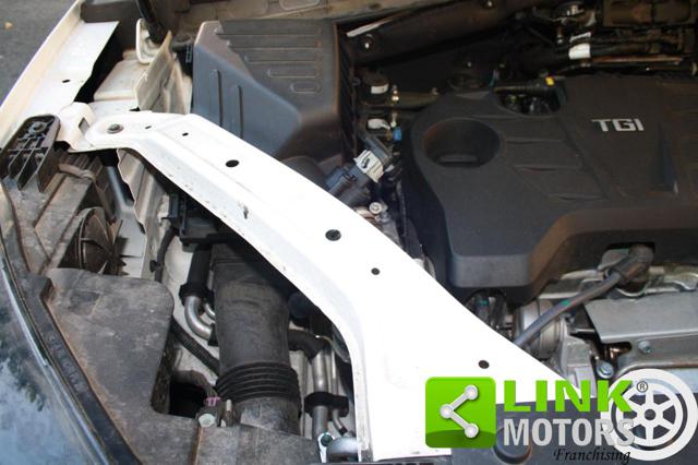 MG HS usata, con Hill holder