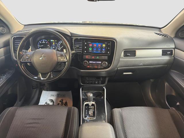 MITSUBISHI Outlander usata, con Fendinebbia