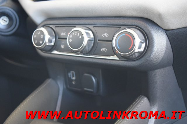 NISSAN Micra usata, con USB