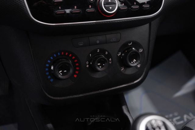 FIAT Punto usata 15
