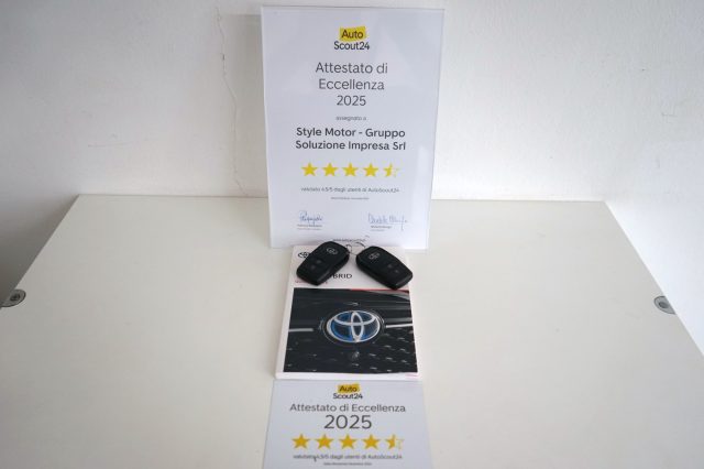 TOYOTA Yaris usata, con Volante in pelle