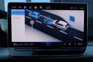 VOLKSWAGEN Golf usata, con USB