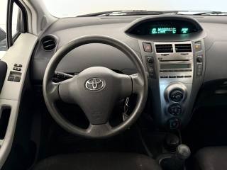 TOYOTA Yaris usata 13