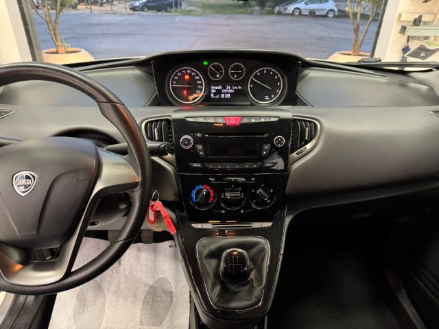 LANCIA Ypsilon usata, con MP3