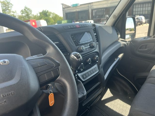 IVECO Daily usata 8