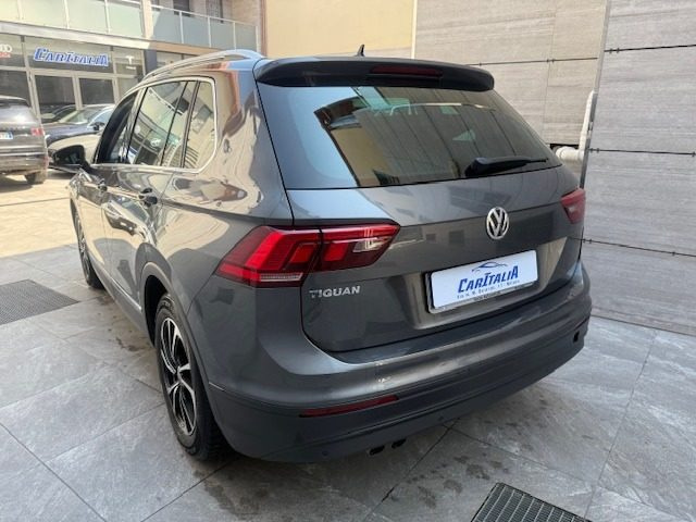 VOLKSWAGEN Tiguan usata, con Autoradio