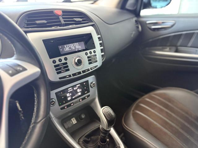 LANCIA Delta usata, con USB