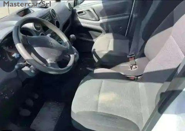 PEUGEOT Partner usata, con Autoradio