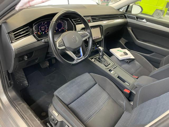 VOLKSWAGEN Passat Variant usata, con ESP
