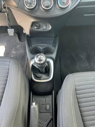 TOYOTA Yaris usata 21