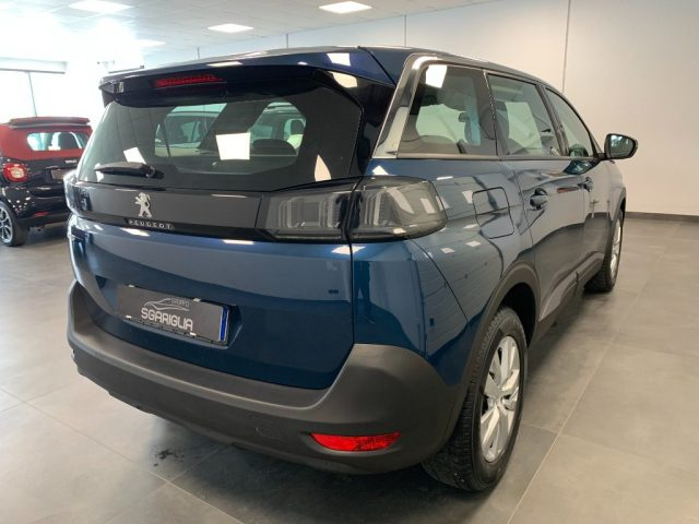 PEUGEOT 5008 usata, con Sensori di parcheggio anteriori