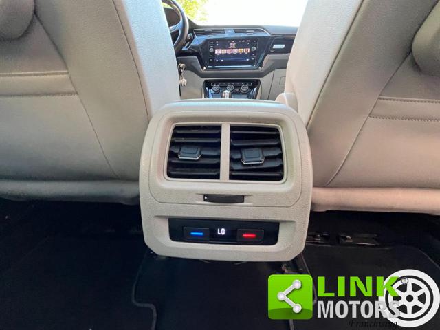 VOLKSWAGEN Touran usata, con Servosterzo