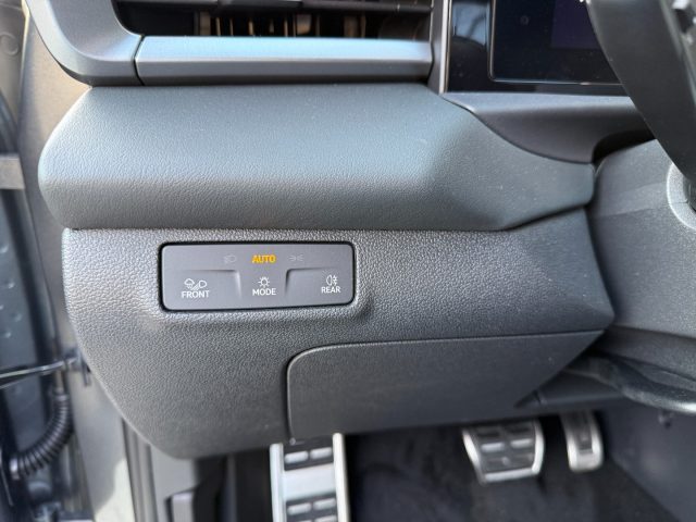 VOLKSWAGEN T-Roc usata, con Autoradio