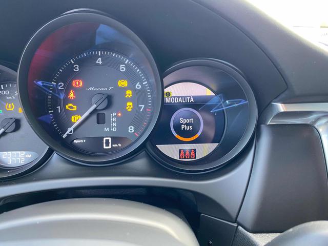 PORSCHE Macan usata, con USB