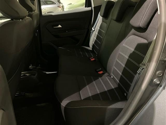 DACIA Duster usata 12