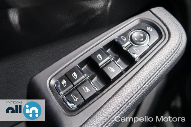 PORSCHE Macan usata 14