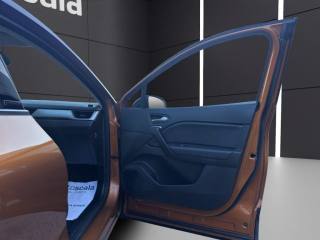 RENAULT Captur usata, con Bracciolo