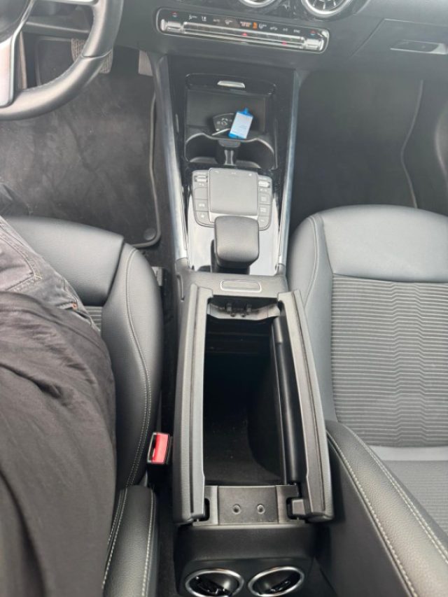 MERCEDES-BENZ GLA 200 usata, con Climatizzatore