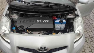 TOYOTA Yaris usata, con Volante multifunzione