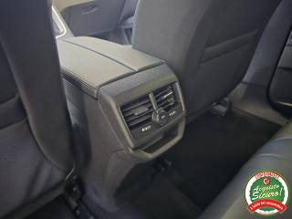 PEUGEOT 3008 usata, con USB