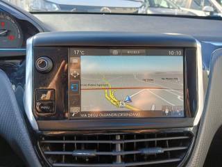 PEUGEOT 2008 usata, con Controllo automatico clima