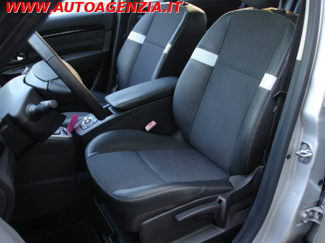 RENAULT Scenic usata 8