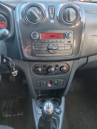 DACIA Sandero usata, con Specchietti laterali elettrici
