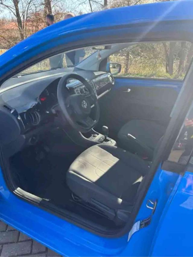 VOLKSWAGEN up! usata 5