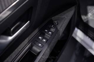 PEUGEOT 5008 usata, con Controllo automatico clima