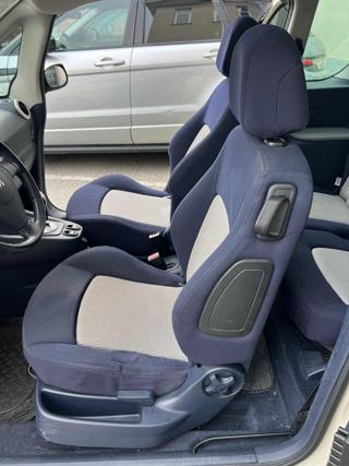 PEUGEOT 1007 usata, con Controllo trazione