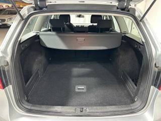 VOLKSWAGEN Passat usata, con Sedile posteriore sdoppiato