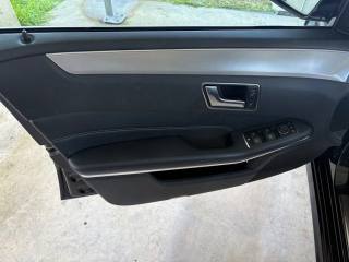 MERCEDES-BENZ E 200 usata, con Sedile posteriore sdoppiato