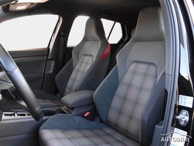 VOLKSWAGEN Golf usata, con Luci diurne LED