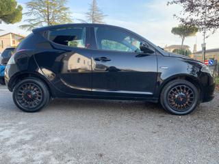 LANCIA Ypsilon usata, con USB