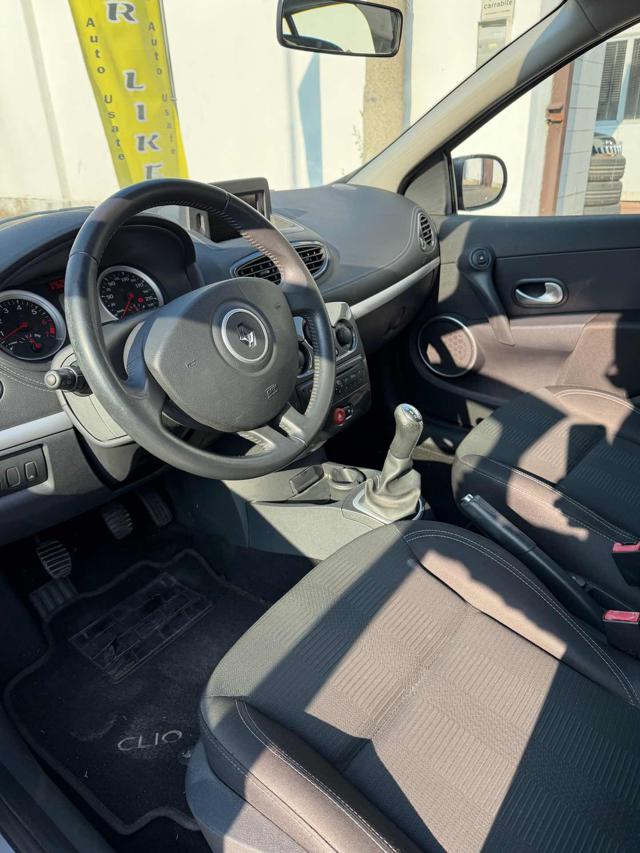 RENAULT Clio usata, con Controllo trazione