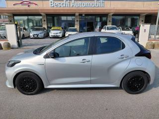 TOYOTA Yaris usata, con Luci diurne
