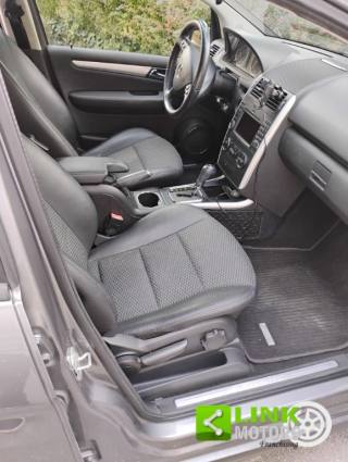 MERCEDES-BENZ A 160 usata, con Controllo automatico clima