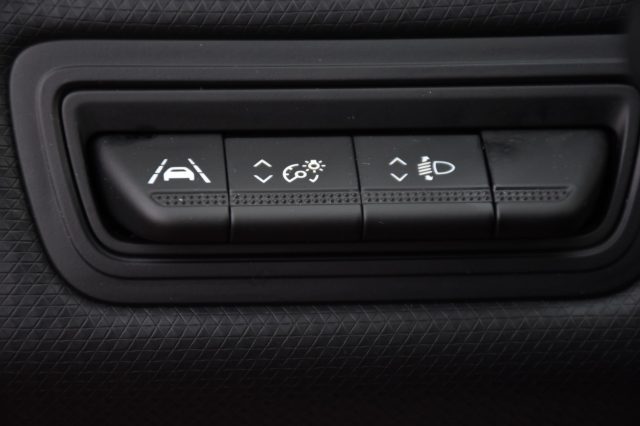 RENAULT Clio usata, con Luci diurne LED