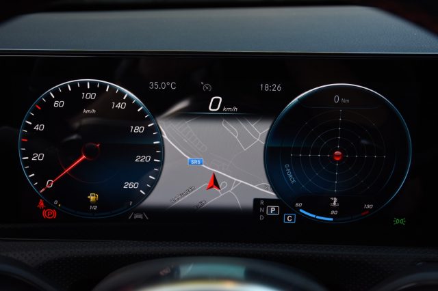 MERCEDES-BENZ CLA 180 usata, con Luci diurne LED