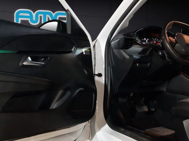 PEUGEOT 208 usata, con Volante in pelle