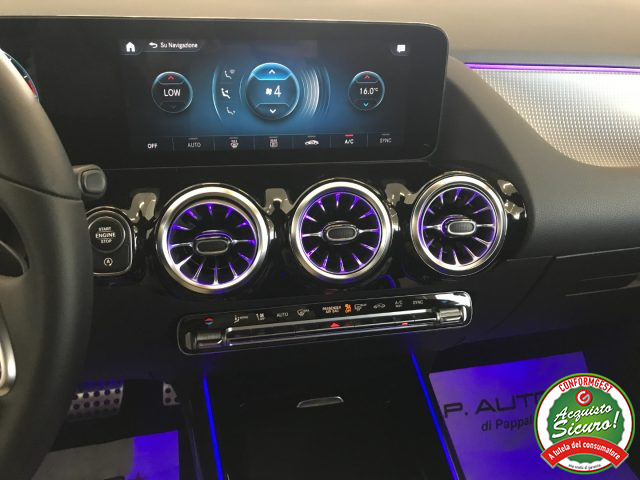 MERCEDES-BENZ GLA 200 usata, con Park Distance Control