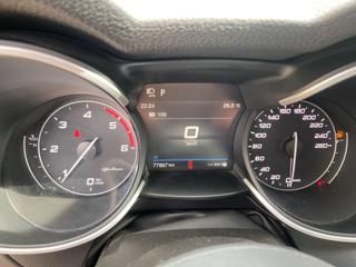 ALFA ROMEO Stelvio usata, con Autoradio